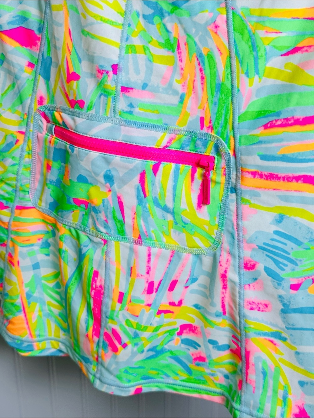 Lilly Pulitzer Luxletic Kalani Rashguard S sea salt and sun print UPF 50+ - Picture 7 of 9